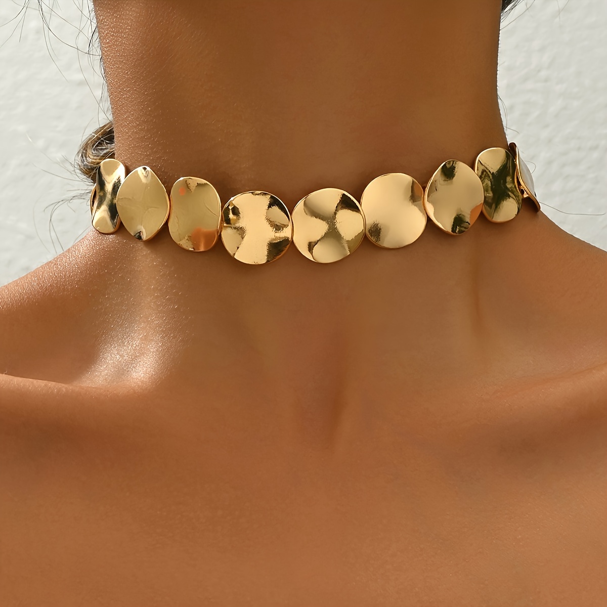 Vintage Geometric Circle Pattern Choker Necklace